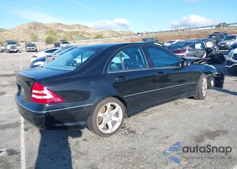 2007 Mercedes-Benz C 230 Sport z USA, uszkodzony, nr VIN WDBRF52H17A946424